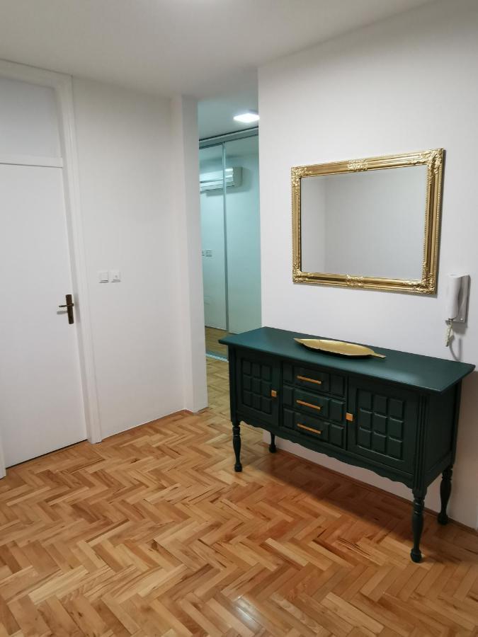 Family Apartment Тузла Екстериор снимка