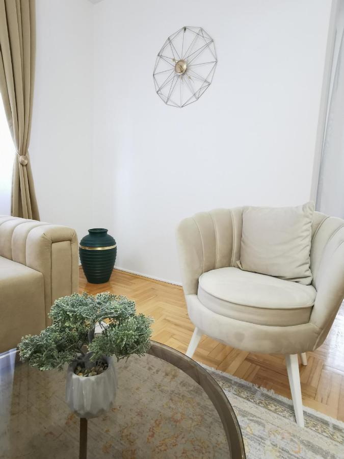 Family Apartment Тузла Екстериор снимка