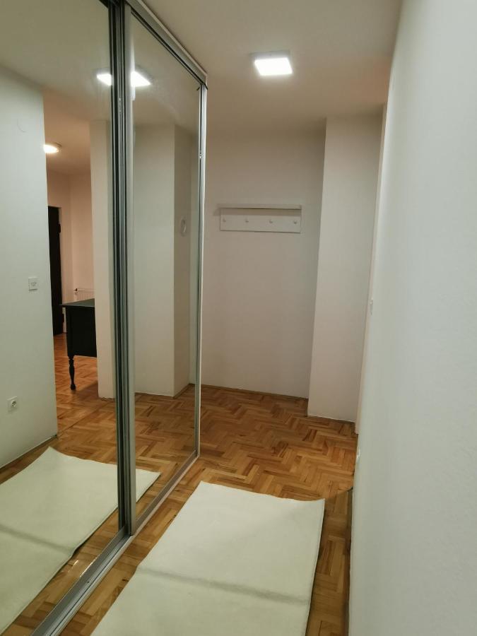 Family Apartment Тузла Екстериор снимка